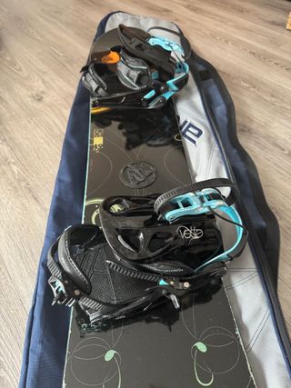 Snowboard Rome Vinyl 1,49m + Fijaciones K2