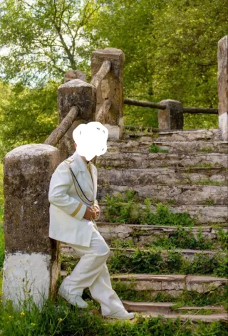 Traje de Comunión Blanco y Dorado