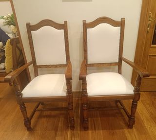 2 Sillones de madera y tela