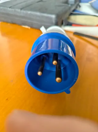 Enchufe Industrial 32A 3 Pines IP44