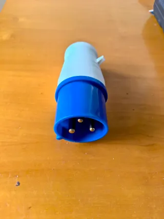 Enchufe Industrial 32A 3 Pines IP44