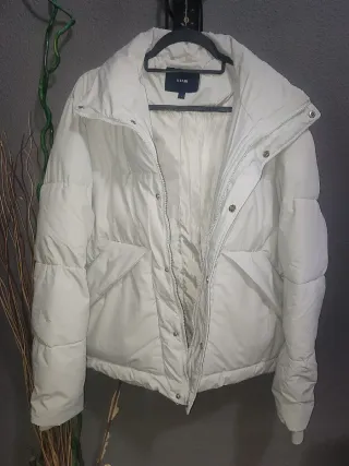 Chaquetón de plumas gris perla