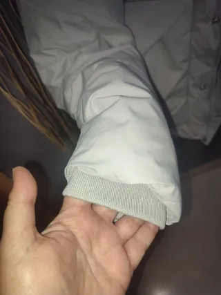 Chaquetón de plumas gris perla