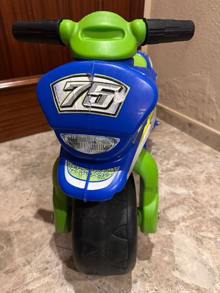 Moto correpasillos azul Tornado