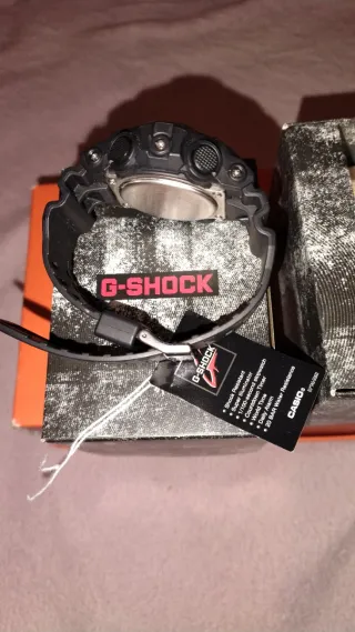 Casio G-Shock GA-700 Reloj Negro y Rojo