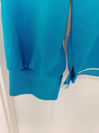 Sudadera oficial de entrenamiento