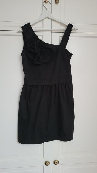 Vestido Killah negro asimétrico con lazo