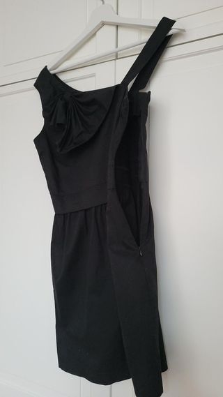 Vestido Killah negro asimétrico con lazo