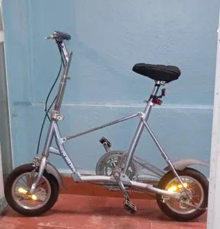 Bicicleta plegable plateada