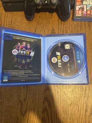 PS4 Slim Nera + 2 Giochi + 1 controller