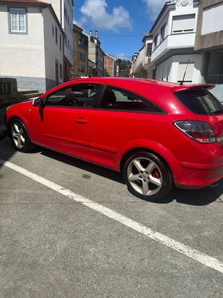 Opel Astra Rojo