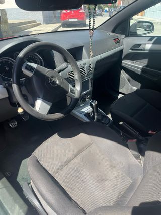 Opel Astra Rojo
