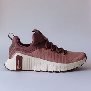 T38.5 - W Nike Free Metcon 6 - Particle Pink