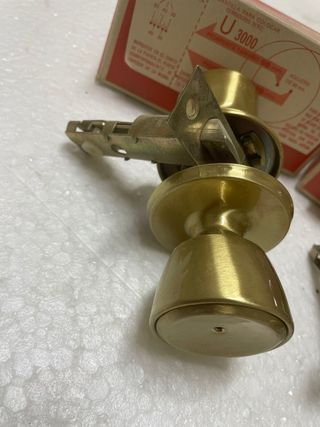 Pomo latón UCEM U/3000 con picaporte 70mm