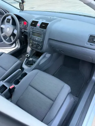 Volkswagen Golf 2004