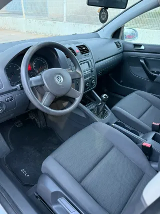 Volkswagen Golf 2004