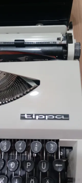 Macchina da scrivere tippa vintage