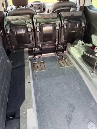 Furgoneta Peugeot para minusválidos