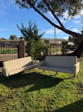 Divano a due posti in pelle sintetica beige