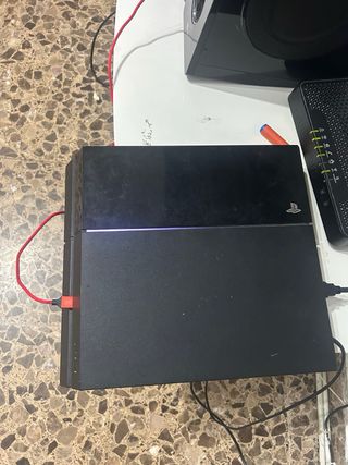 PS4 500GB + 9 giochi (leggi descrizione)