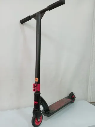 Patinete Freestyle Negro y Rojo