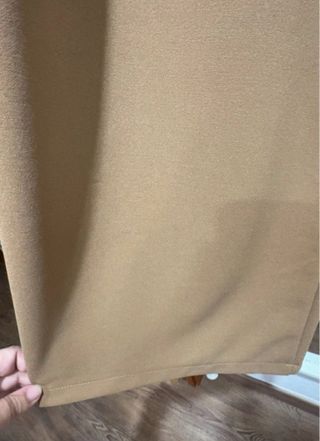 Pantalón de vestir marrón con cinturón