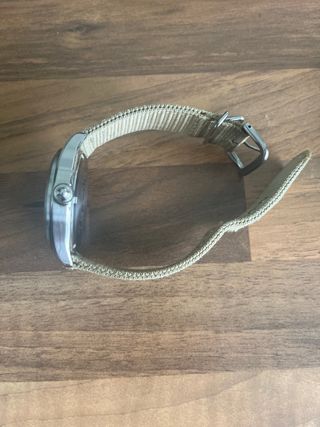 Reloj Citizen Eco-Drive Beige y Plateado