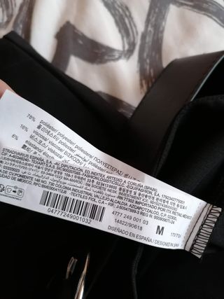 Falda pantalón negra con cinturón