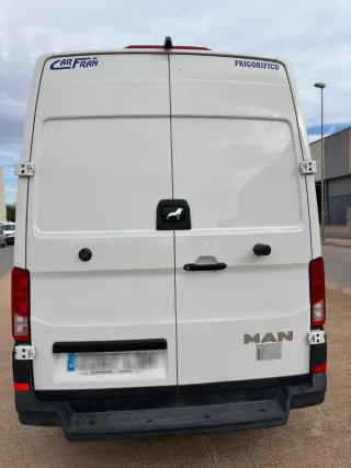 Furgon isotermo MAN + Equipo de frio.