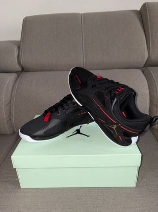 Jordan Heir Series Negro Dorado