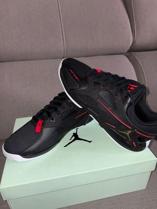 Jordan Heir Series Negro Dorado