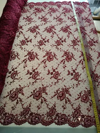 Tejido pedrería morado y rojo