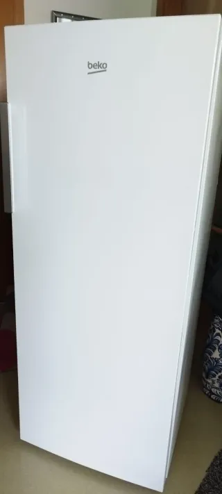 Frigorífico Beko Blanco.  Transporte Opcional