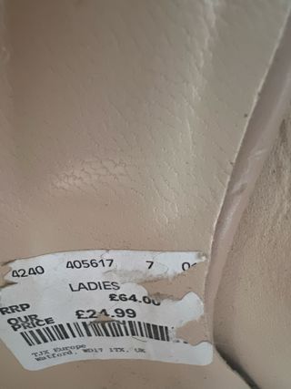 Zapatos de tacón piel serpiente beige