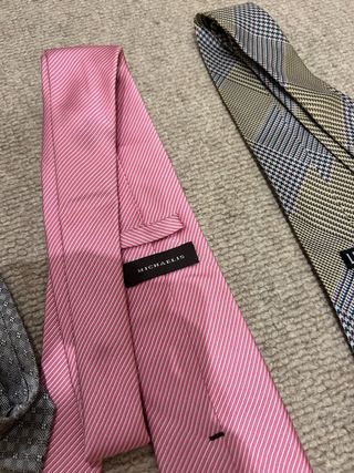cada corbata 9,90€ El pack a negociar