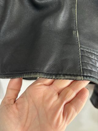 Chaqueta de piel Mango negra