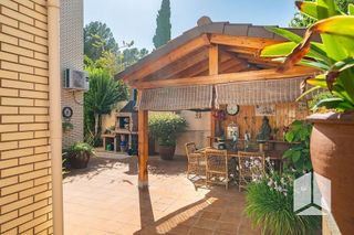 Chalet en venta en Sant Vicenç dels Horts