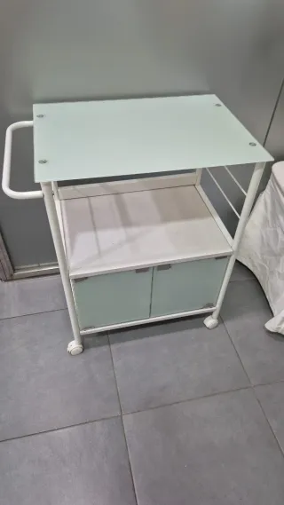 Carrito auxiliar blanco con ruedas y cristal