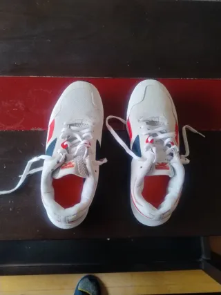 Zapatillas Reebok Blancas y Rojas