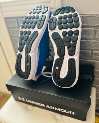 Zapatillas Under Armour Charged Assert 10.NUEVAS