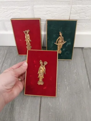 3 Cuadros Antiguos Figuras Doradas