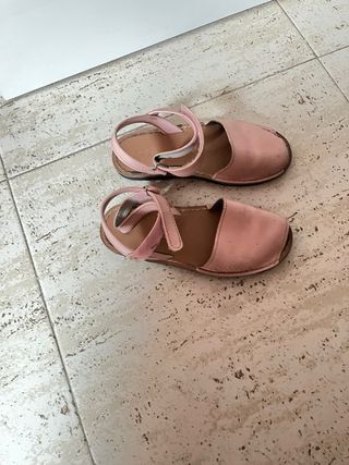 Menorquinas Niña Rosa talla 32