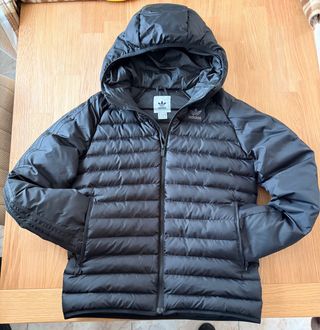 Chaqueta Adidas acolchada negra