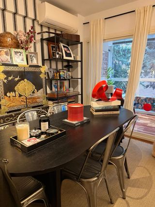 Mesa de comedor ovalada. Impecable!