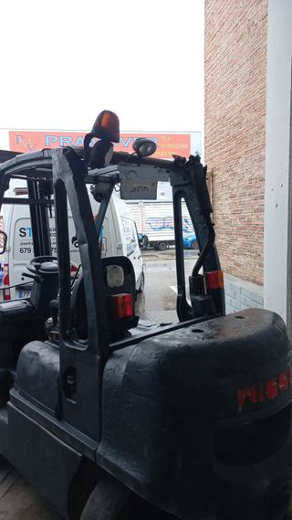 Carretilla elevadora Nissan 3200kg Matriculada