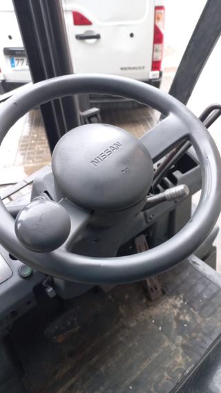 Carretilla elevadora Nissan 3200kg Matriculada