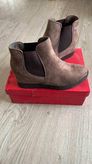 Botines marrones de cuña