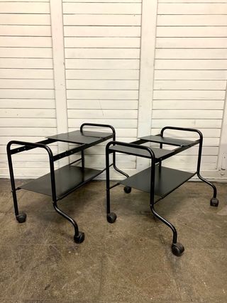 Camarera, carro con ruedas. vintage .