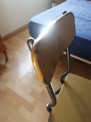 Silla madera marrón
