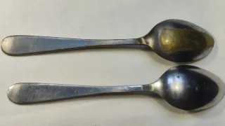 Pareja cucharitas antiguas decoradas